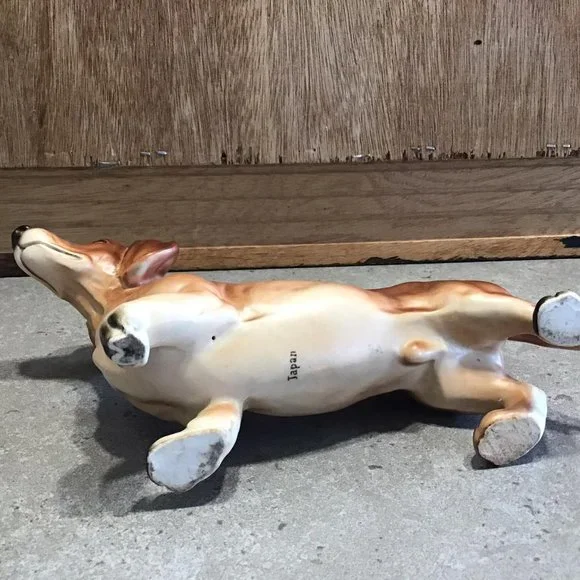 Adorable Dachshund Porcelain Dog Figurine. Made in Japan - Picture 7 of 9